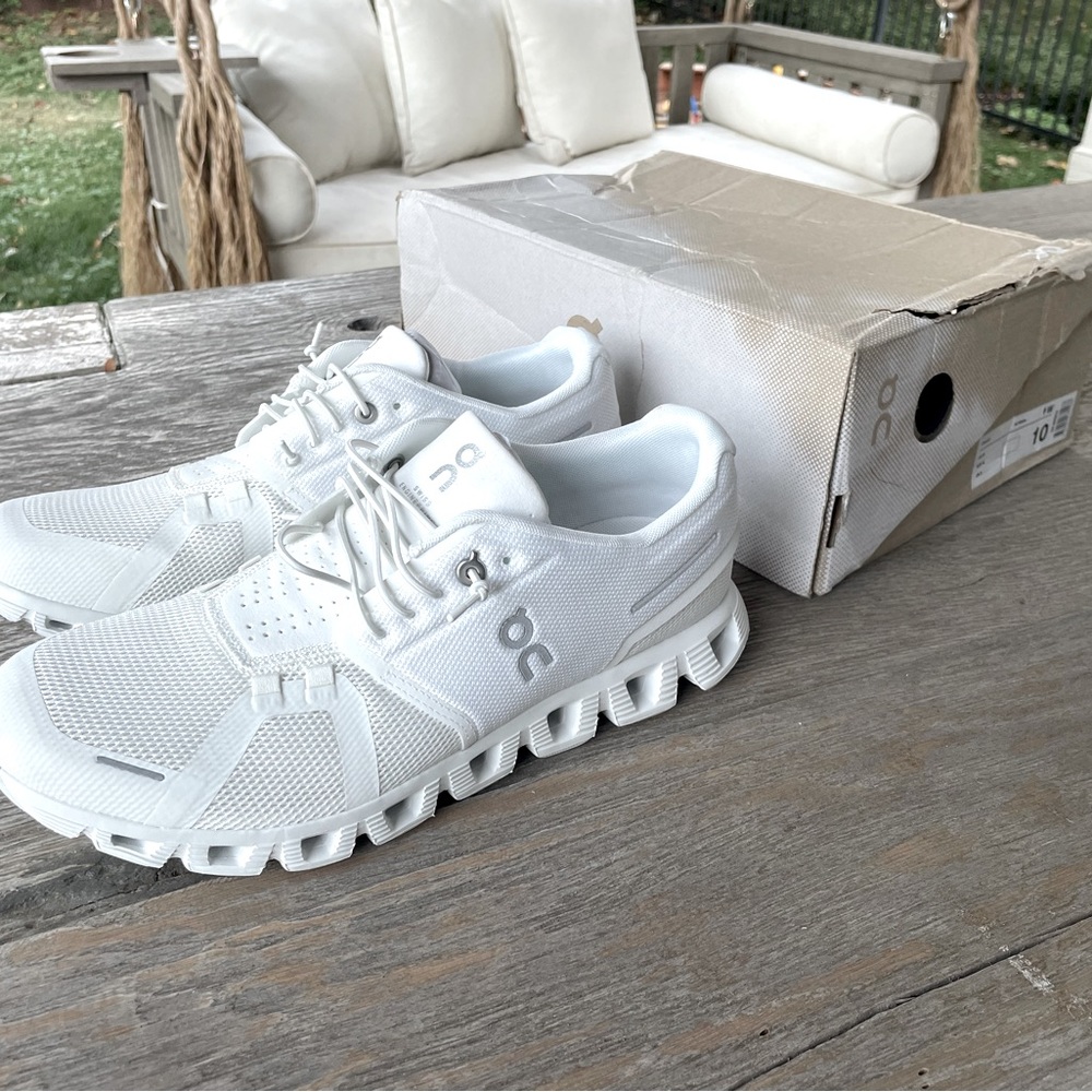 On Cloud Womens Shoes